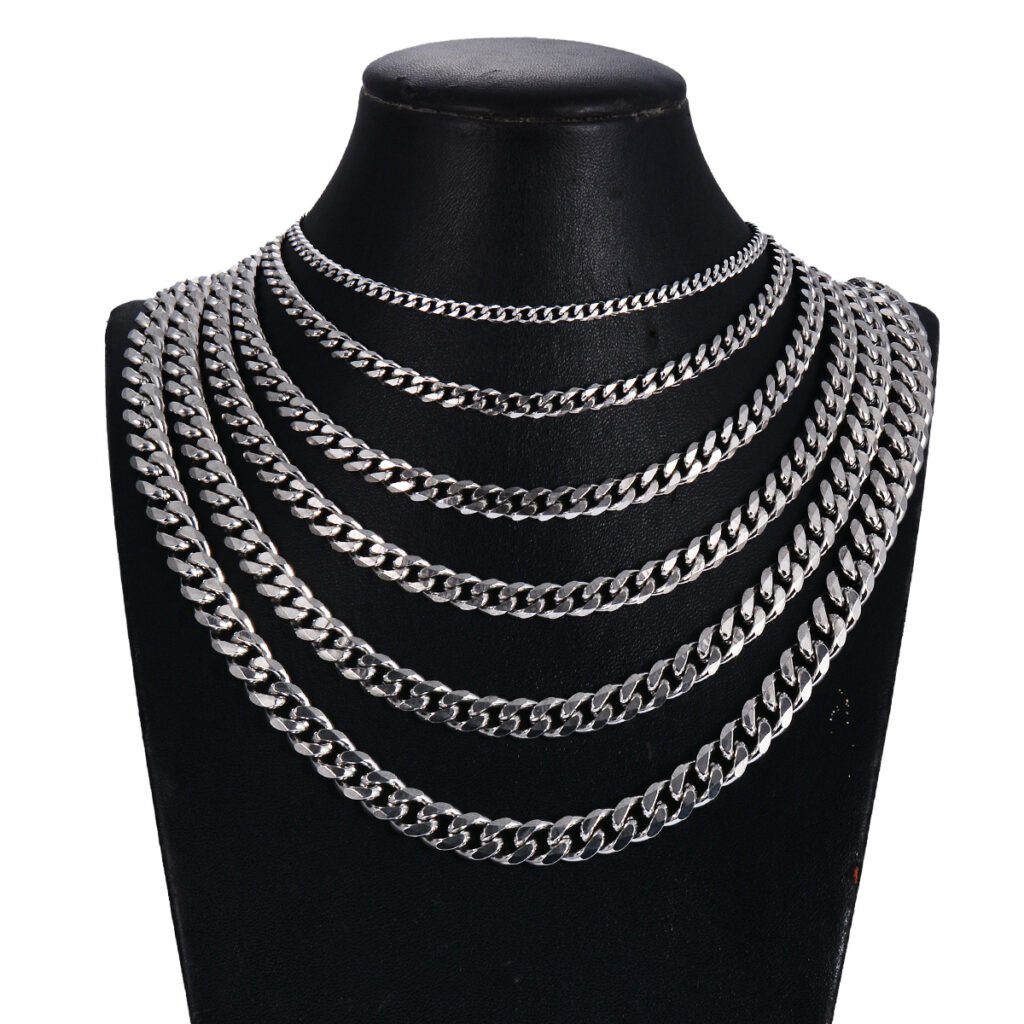 Six-side-ground Cuban chains with beveled sides and diamond-shaped profiles