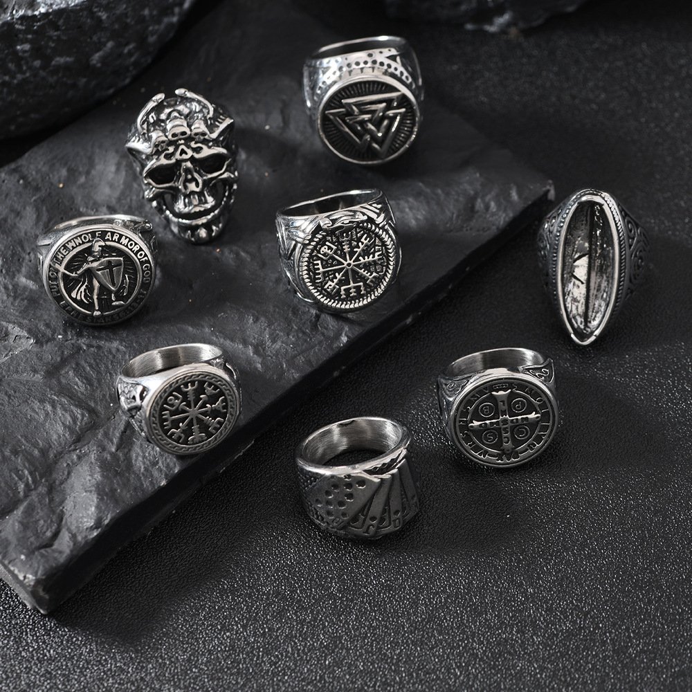 Stainless steel ring manufacturing by casting for complex three-dimensional patterns