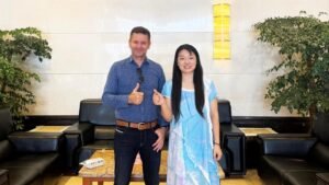Vivian of Domi Jewelry with a visiting Dubai customer in Changan Dongguan