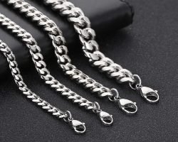 Rounded-face Cuban chains with curved link faces in multiple widths